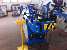 ماكينة ثني الأنابيب النحاسية المصنوعة يدويًا برأس واحد باستخدام الحاسب الآلي