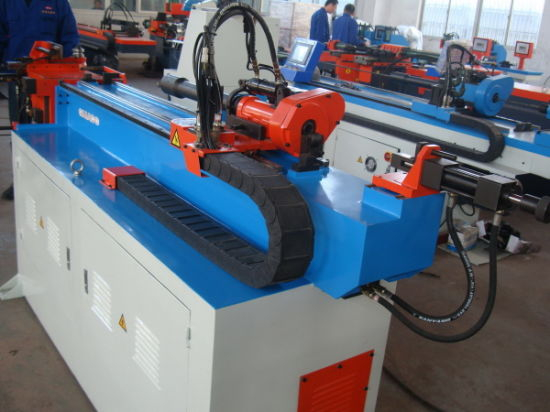 آلة ثني الأنابيب ذات 3 محركات مؤازرة (GM-SB-18CNC)