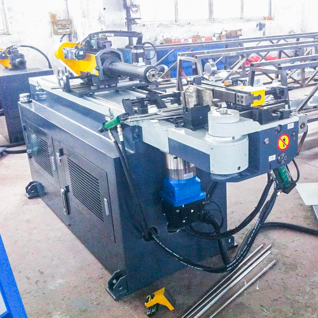 آلة ثني الأنابيب الأوتوماتيكية GM-SB-28CNC