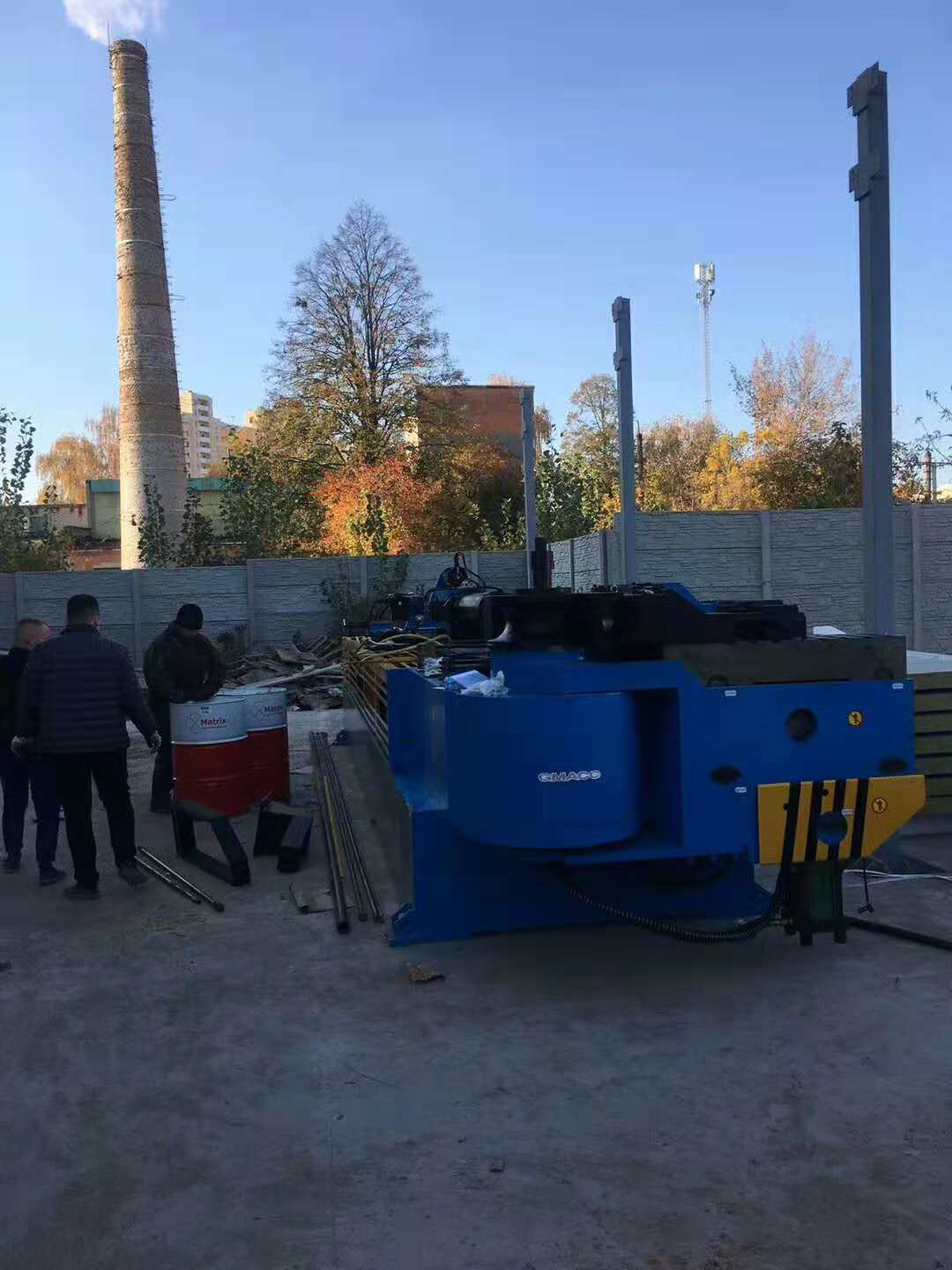 آلة ثني الأنابيب المعدنية